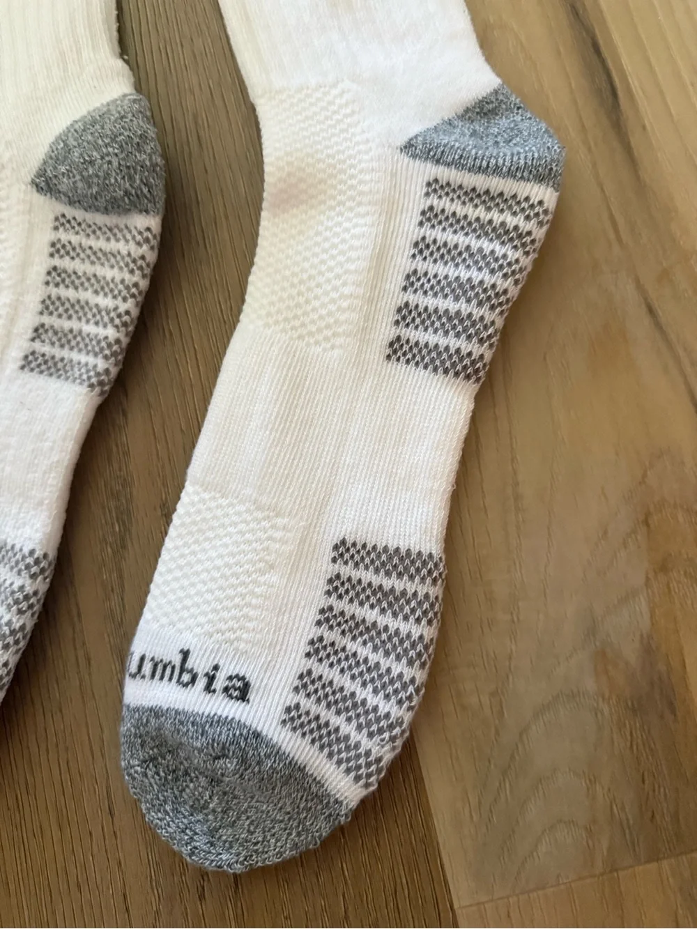 11 Pairs!! Columbia White & Gray Athletic Socks - Men's
